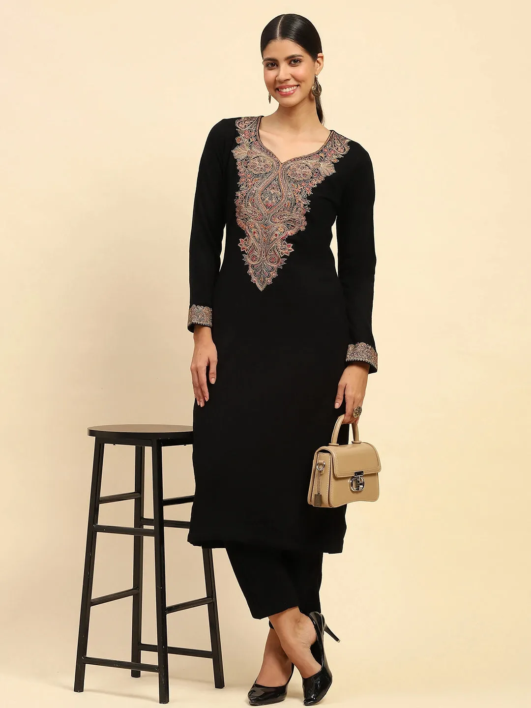 Black Woolen Solid Pant For Winter