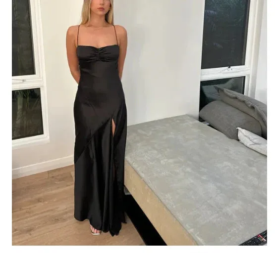 Elegant Formal Dress Gowns Evening Gowns Spaghetti Straps Long Prom Dress Charming Party Dress
