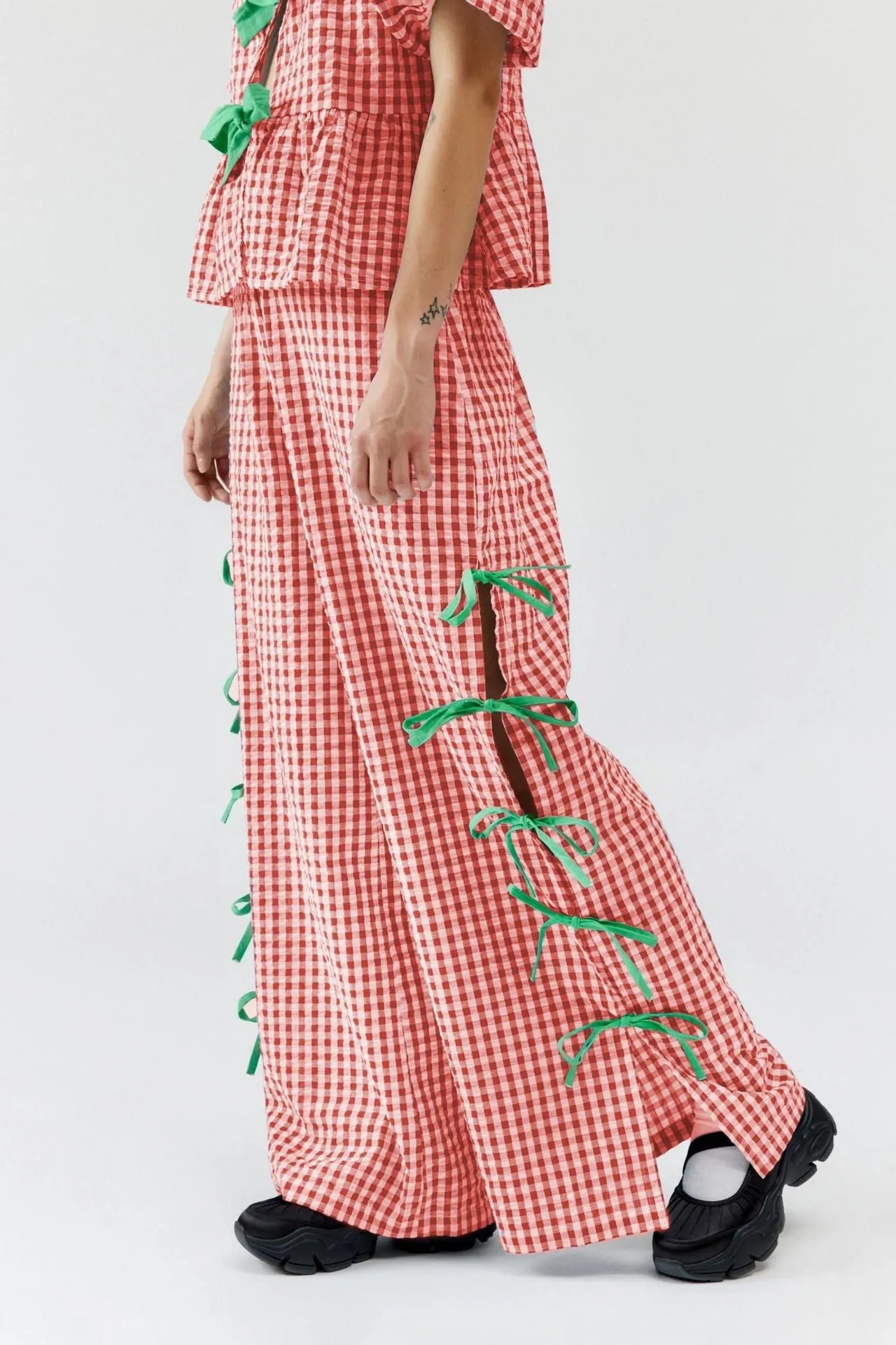 Jennifer – Fashionable Plaid Trousers with Side Slit