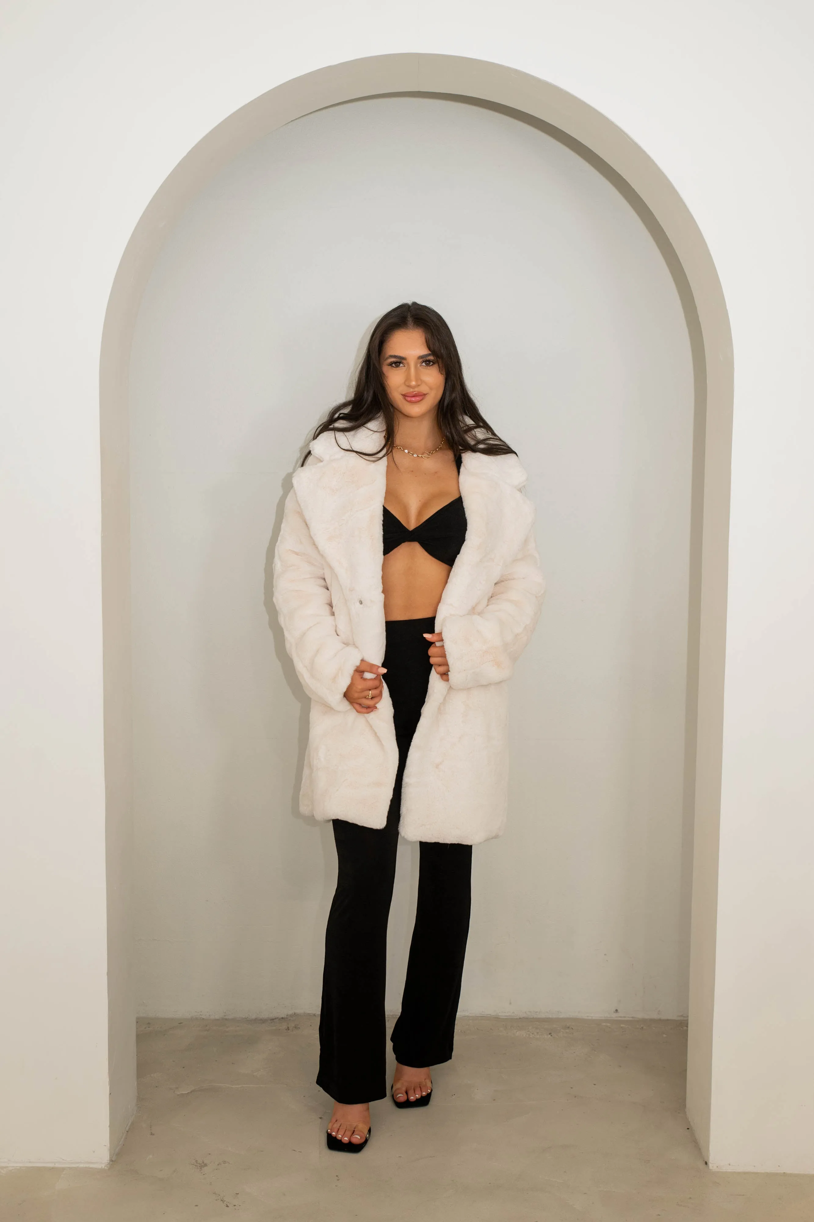 Timeless Faux Fur Coat - Cream